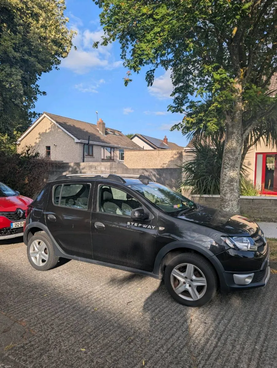 2015 Dacia Sandero Stepway Signature 1.5 dCi 90 - Image 1