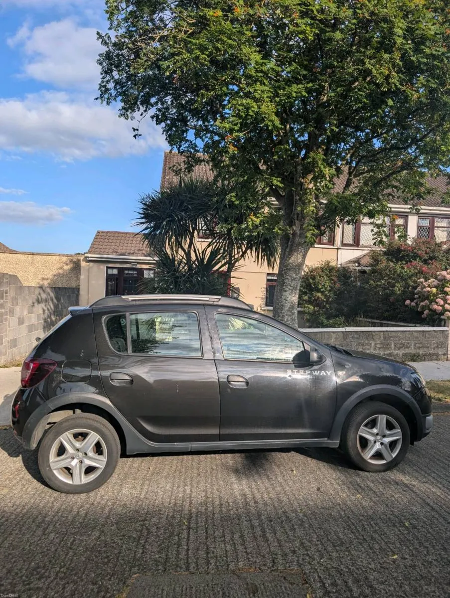 2015 Dacia Sandero Stepway Signature 1.5 dCi 90 - Image 3