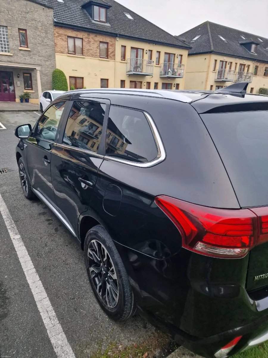 172 Mitsubishi Outlander - NCT Till 10/2027 - Image 3