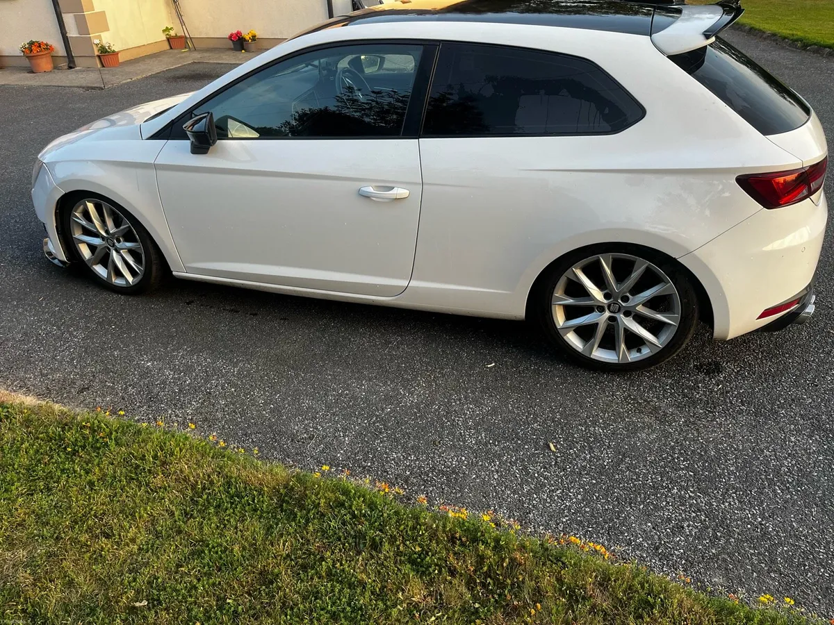 Seat Leon FR 184bhp - Image 3