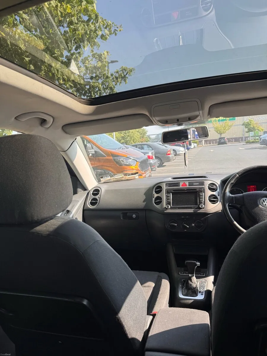 Volkswagen Tiguan Automatic 4x4 - Image 5