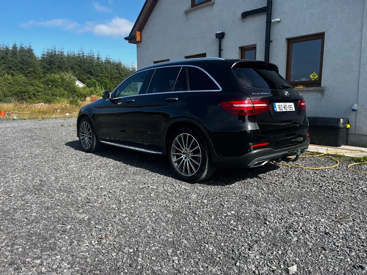 Mercedes Benz GLC 350d V6 Premium Plus AMG - Image 3
