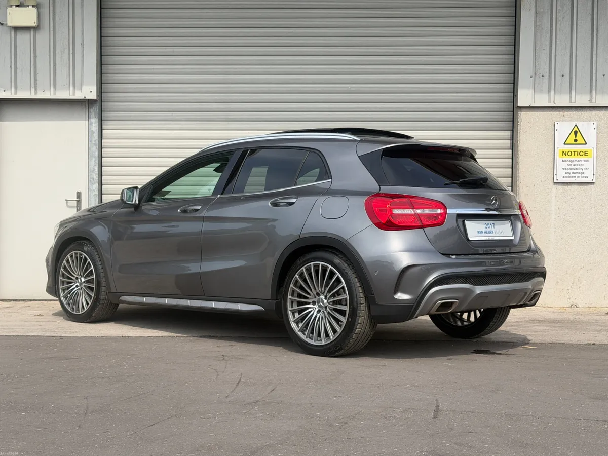 2017 Mercedes-Benz GLA180 1.6 AMG *pan roof* - Image 4