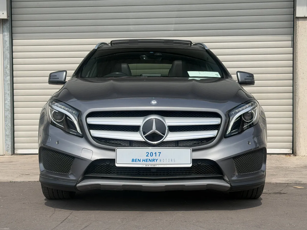 2017 Mercedes-Benz GLA180 1.6 AMG *pan roof* - Image 2