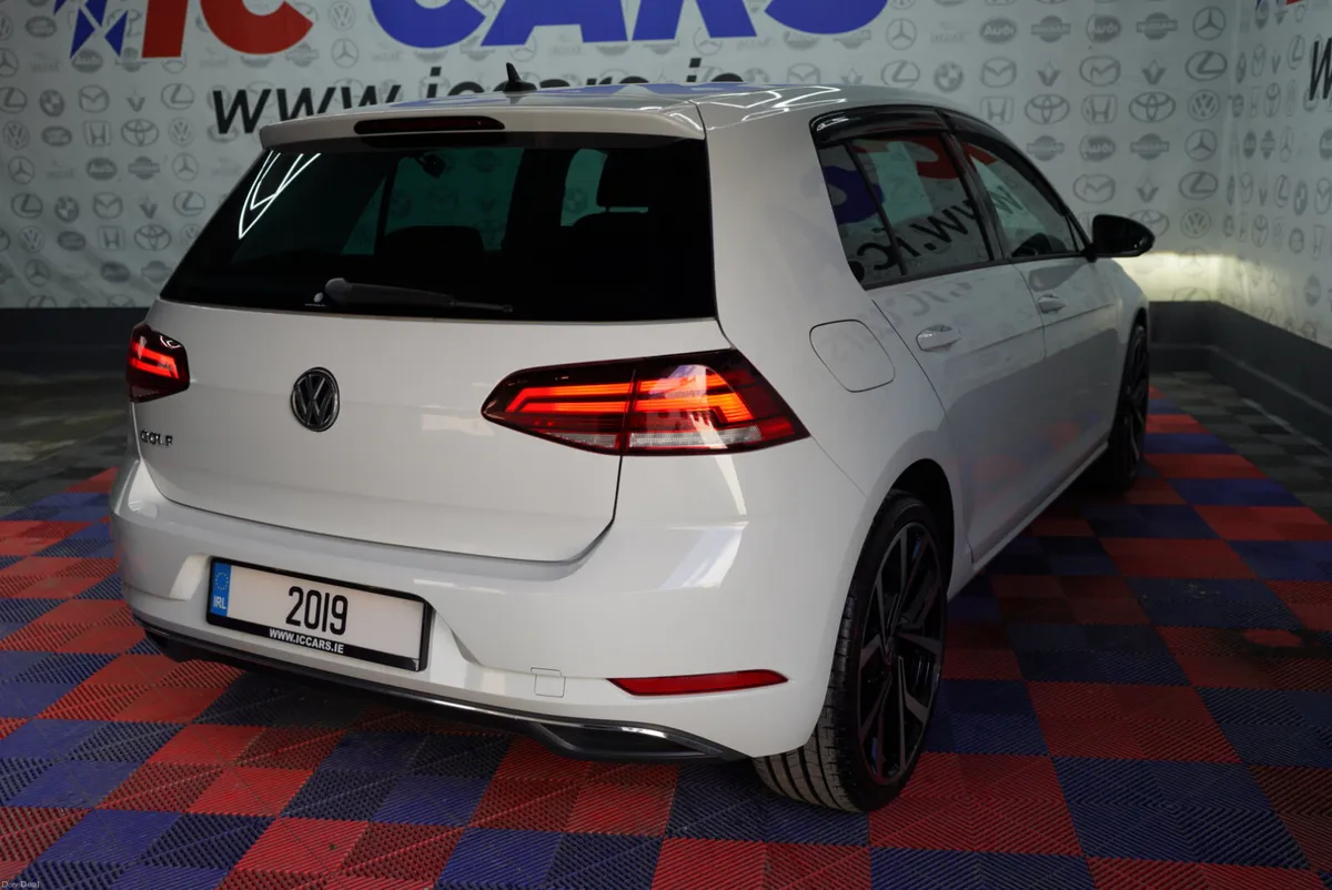2017 VOLKSWAGEN GOLF 1.2 AUTO - Image 4