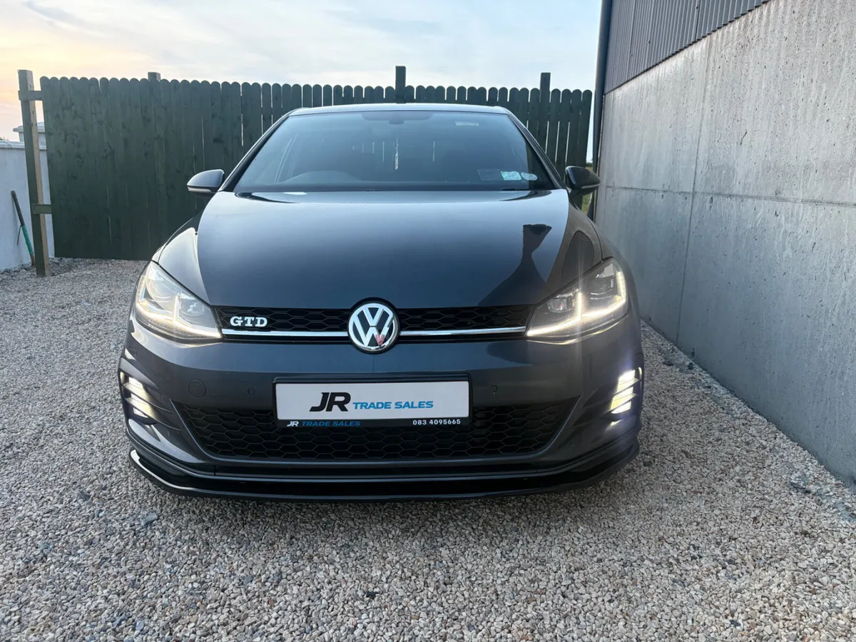 2017 Volkswagen Golf GTD DSG - Image 3