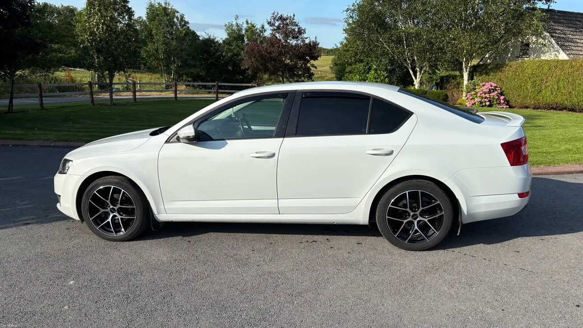 2015 Skoda Octavia - Image 6