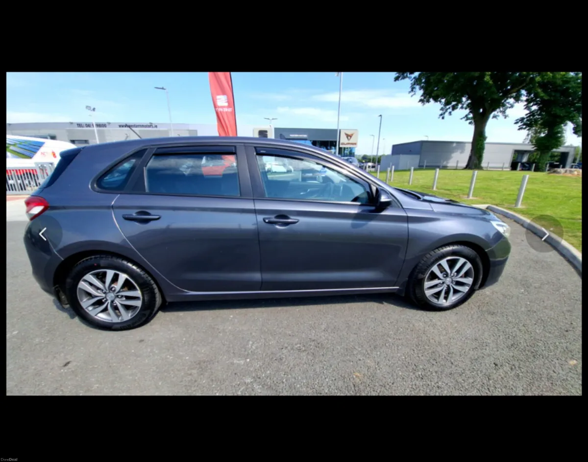 Hyundai i30 2017 1.6 CRDI AUTOMATIC - Image 3