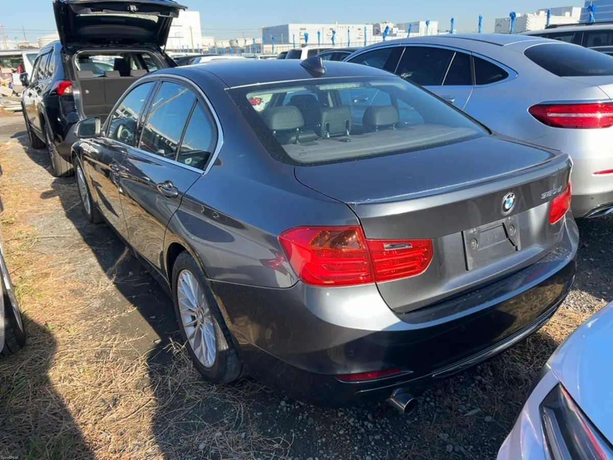 BMW 3-Series LUXURY 320D SALOON 2.0 DIESEL AUTOMAT - Image 3