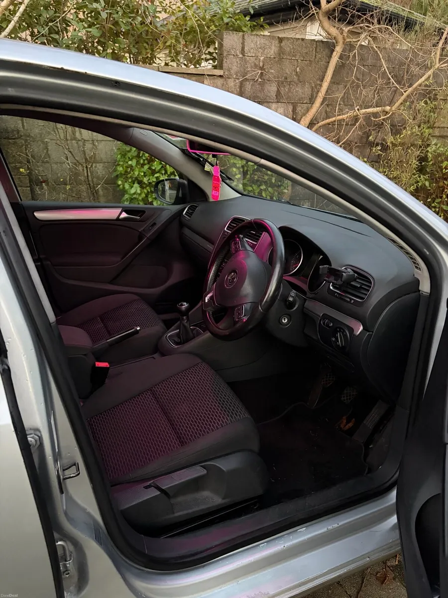 VW GOLF - Image 5