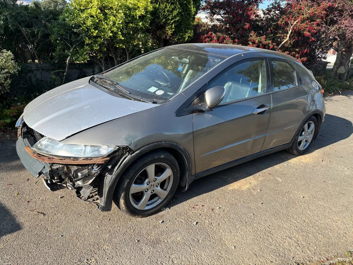Honda Civic Exec. 1.8 i-VTEC –Two Cars– €3,250 ONO - Image 4
