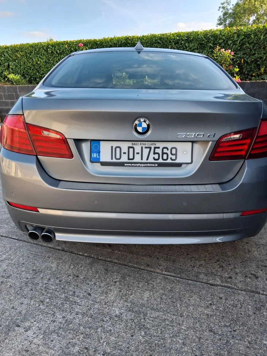 BMW 5-Series 2010 - Image 3