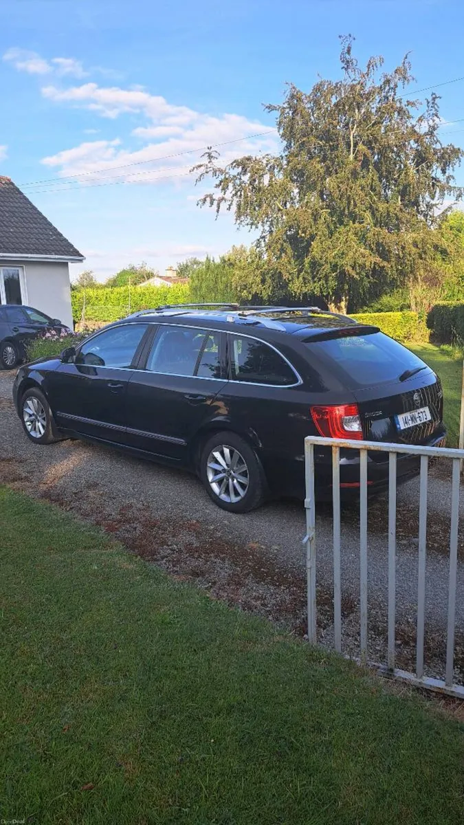 Skoda Superb Estate Greenline 1.6 diesel manual - Image 3