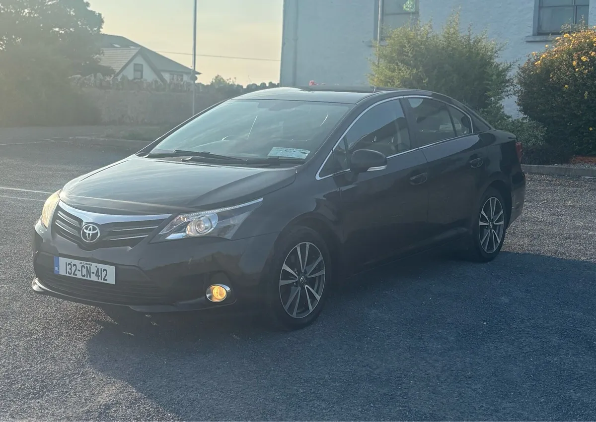 Immaculate 2013 Toyota Avensis - Image 2