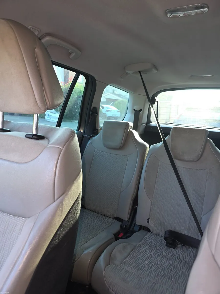 Citroen C4 Picasso 2010 - Image 6