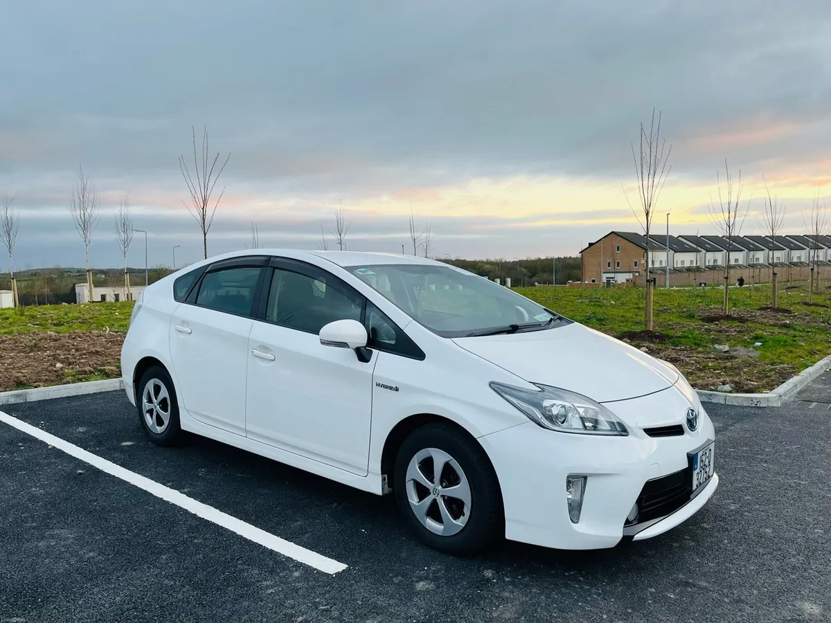 Toyota Prius 2015 Model - Image 2