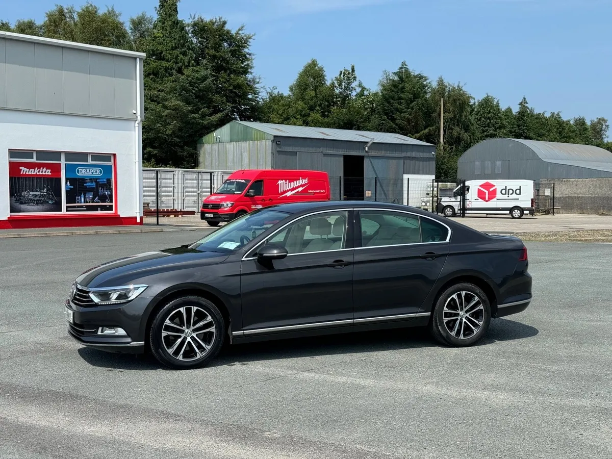 Volkswagen Passat 2018 - Highline - 1.6 Diesel - Image 2