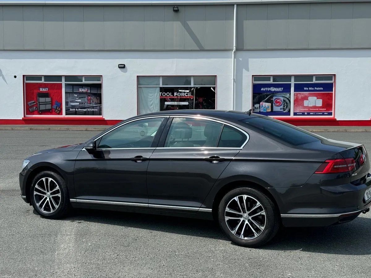 Volkswagen Passat 2018 - Highline - 1.6 Diesel - Image 3