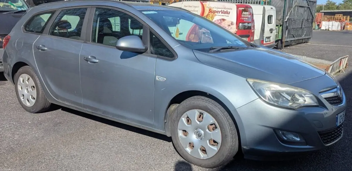 Vauxhall Astra 2012 - Image 3