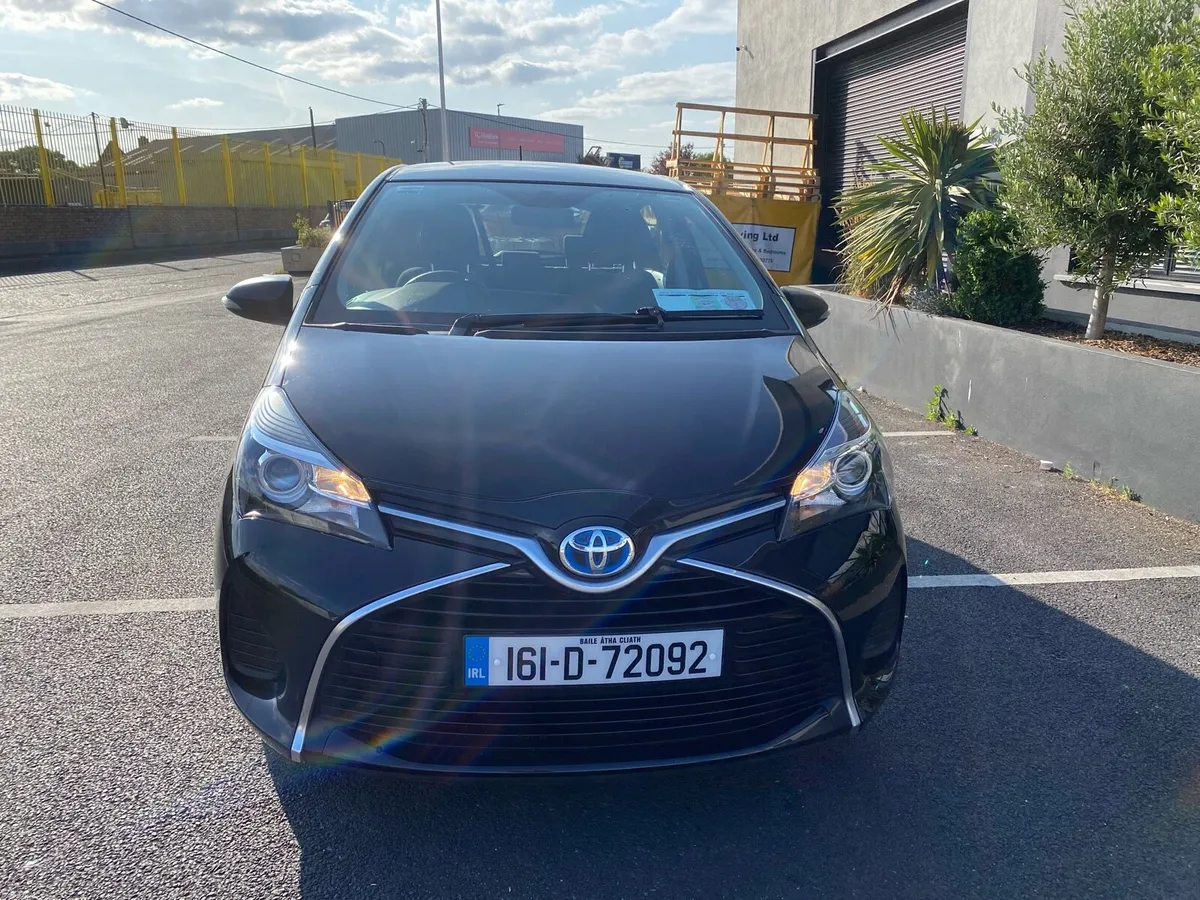 Toyota Yaris 1.5 HYBRID AUTOMATIC NCT 06/27 - Image 2