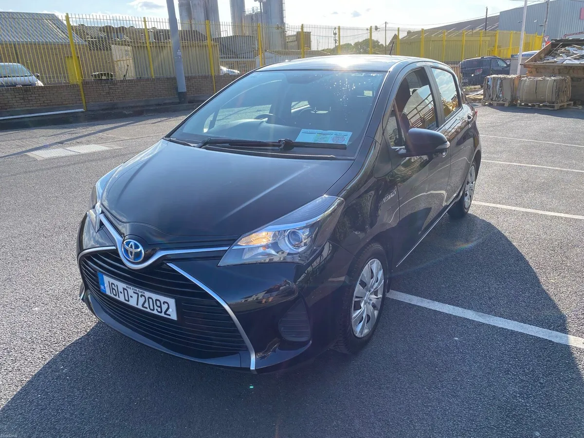 Toyota Yaris 1.5 HYBRID AUTOMATIC NCT 06/27 - Image 3