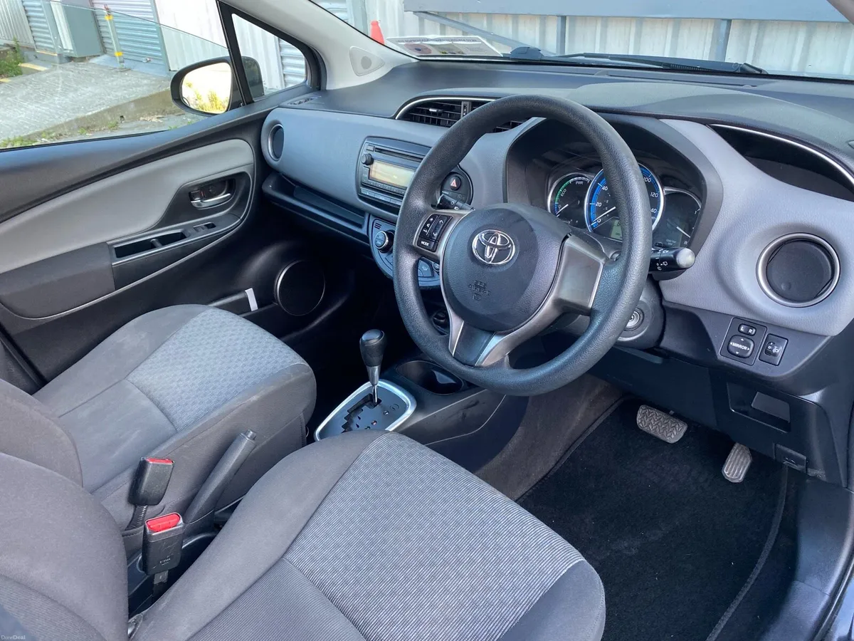 Toyota Yaris 1.5 HYBRID AUTOMATIC NCT 06/27 - Image 6