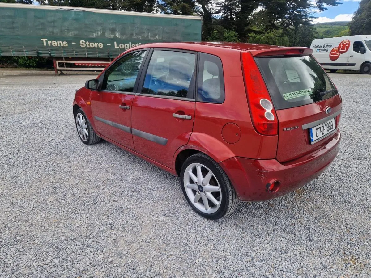 Ford fiesta - Image 6