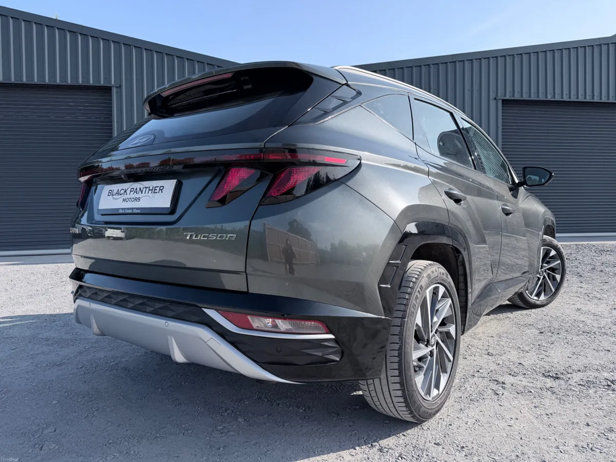 Hyundai Tucson 212’ Executive LOW MILEAGE - Image 4