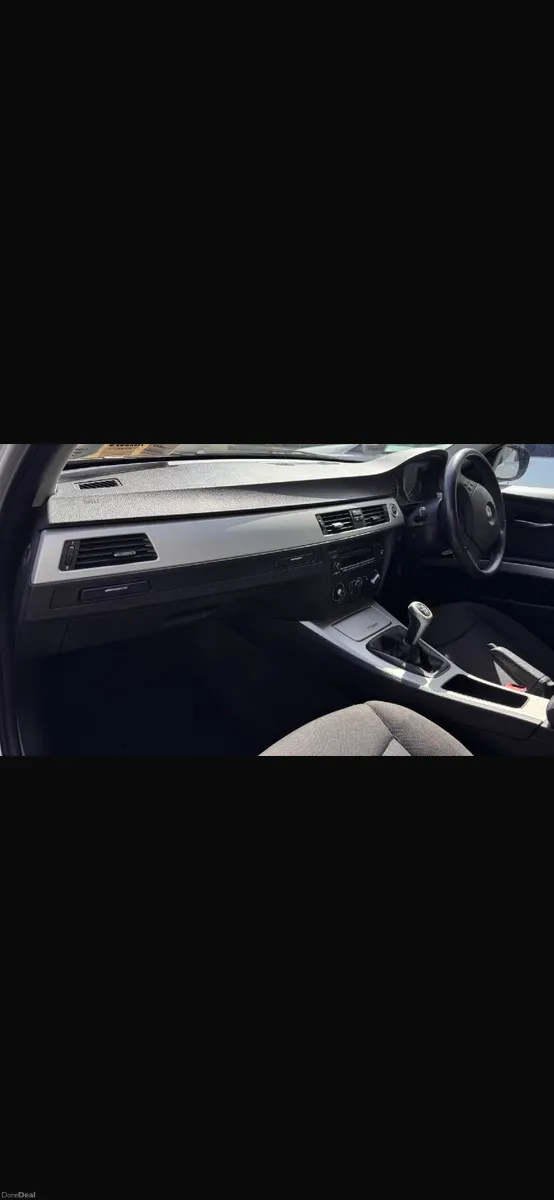 BMW 3-Series 2010 - Image 2