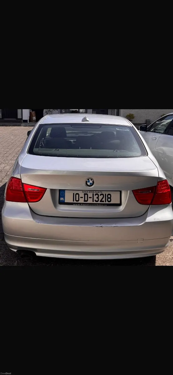 BMW 3-Series 2010 - Image 4