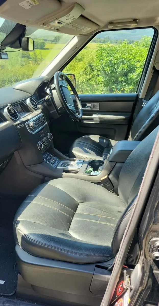 Land Rover Discovery 4 - Image 4