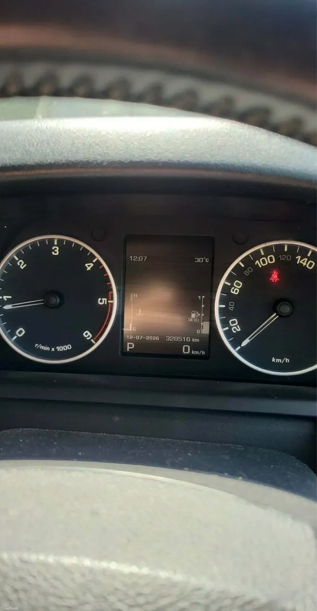 Land Rover Discovery 4 - Image 6