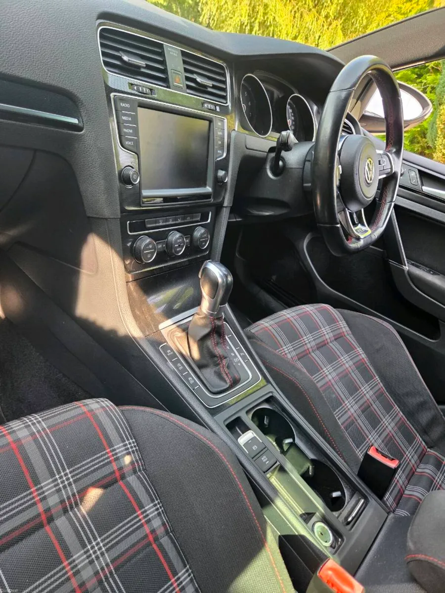 Volkswagen Golf GTI - Image 3