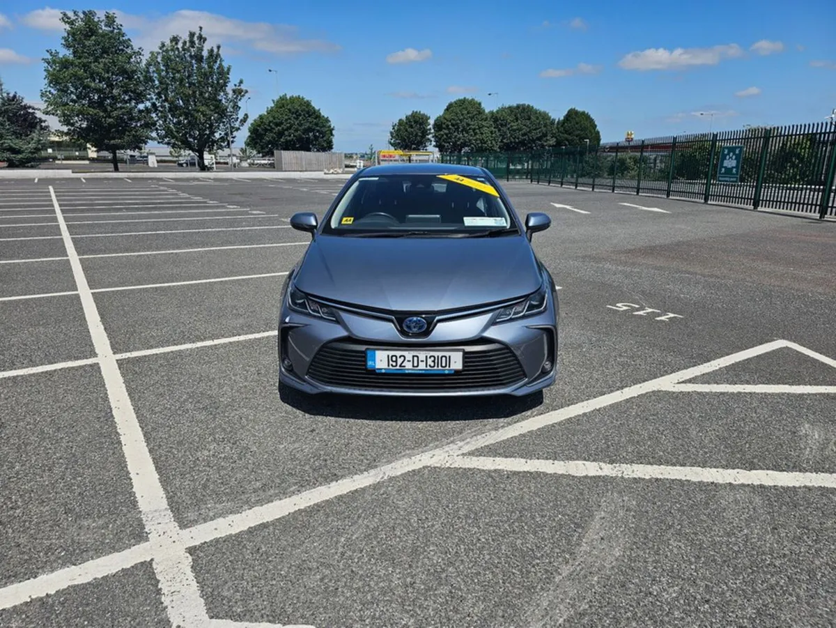 Toyota Corolla LUNA HYBRID, FULL TOYOTA SERVICE HI - Image 5