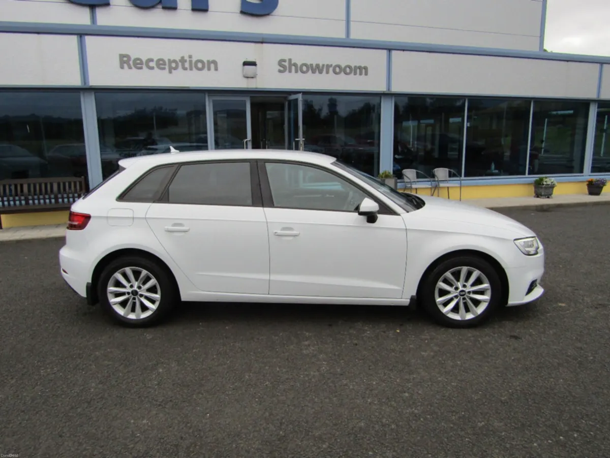 Audi A3 1.6 TDI SE 110PS 5DR - Image 3