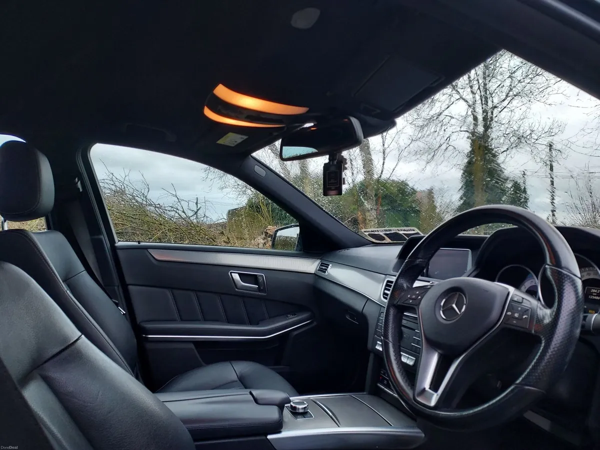 Mercedes-Benz E-Class 2016 read description - Image 4