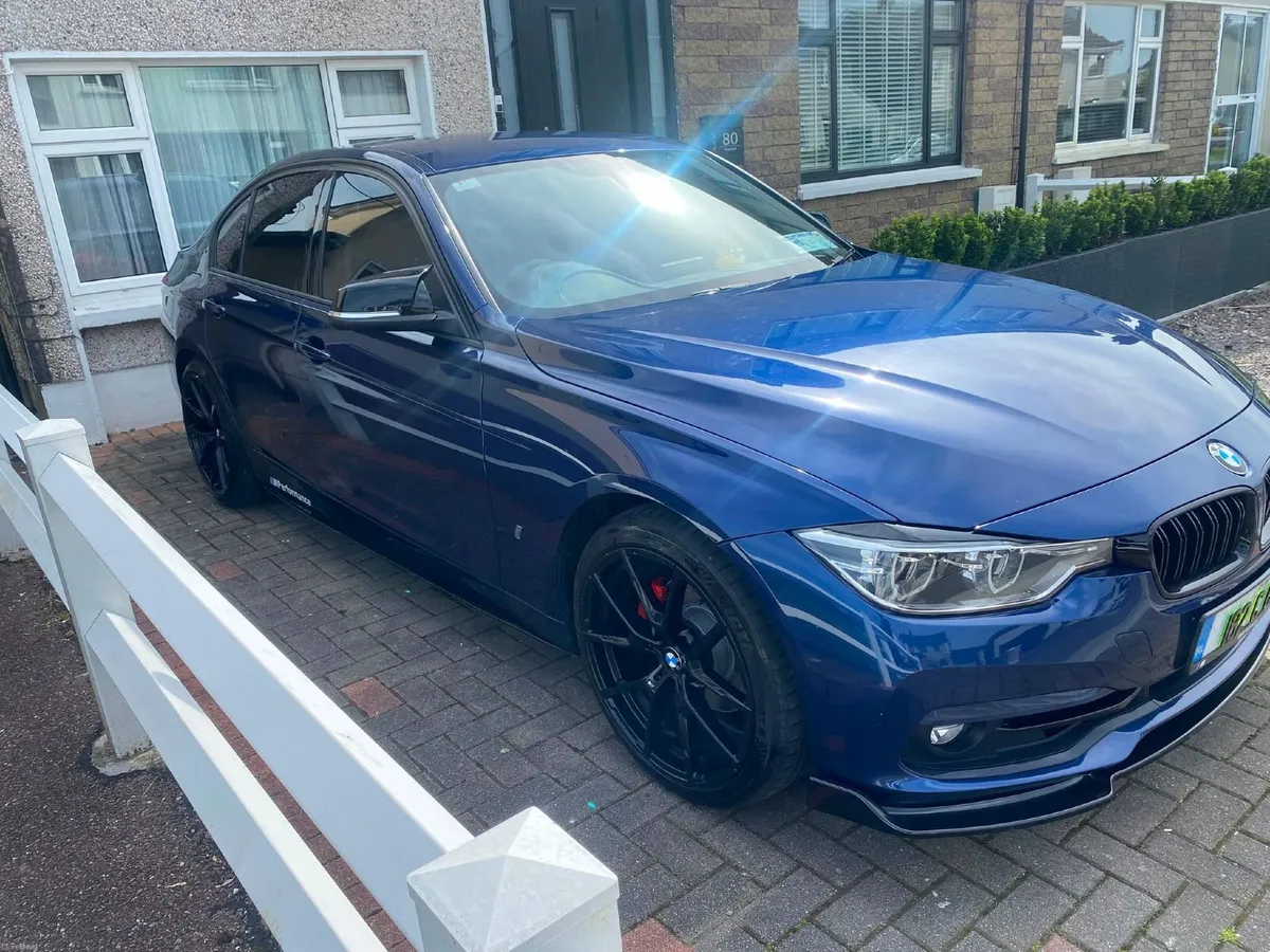 BMW 3-Series 2018 - Image 1
