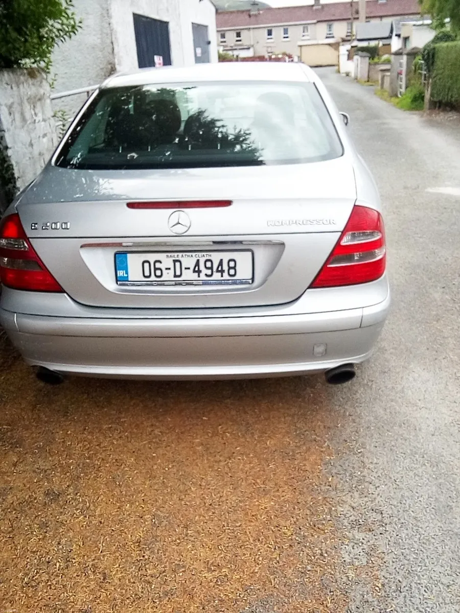 Mercedes-Benz E-Class 2006 automatic - Image 2