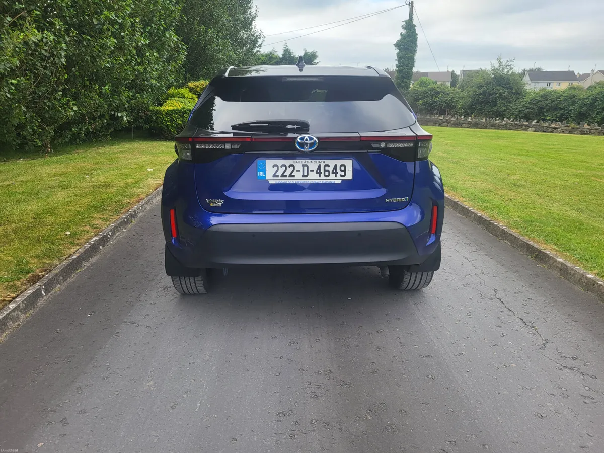 Toyota Yaris Cross  Sol Hybrid  Automatic - Image 3