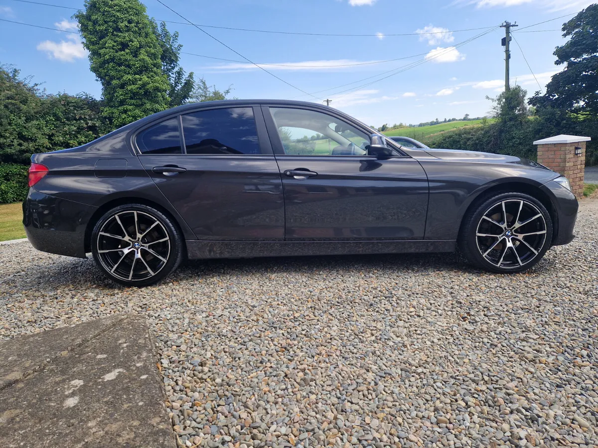 BMW 316 D SE AUTOMATIC - Image 2