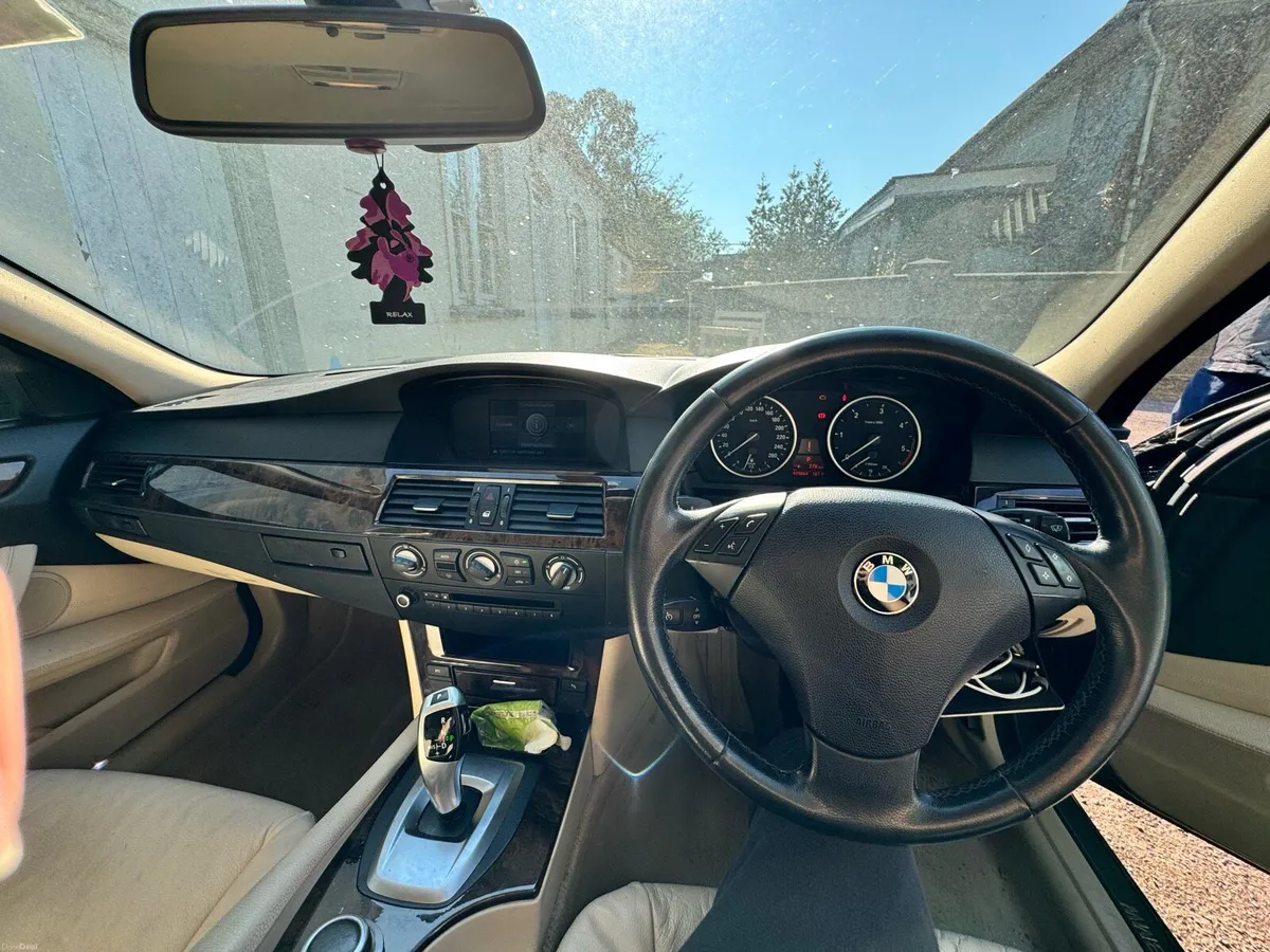 BMW 520D 2008 - Image 2