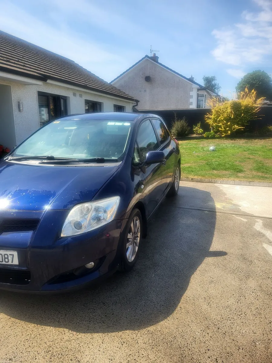 Toyota Auris 2007 - Image 2