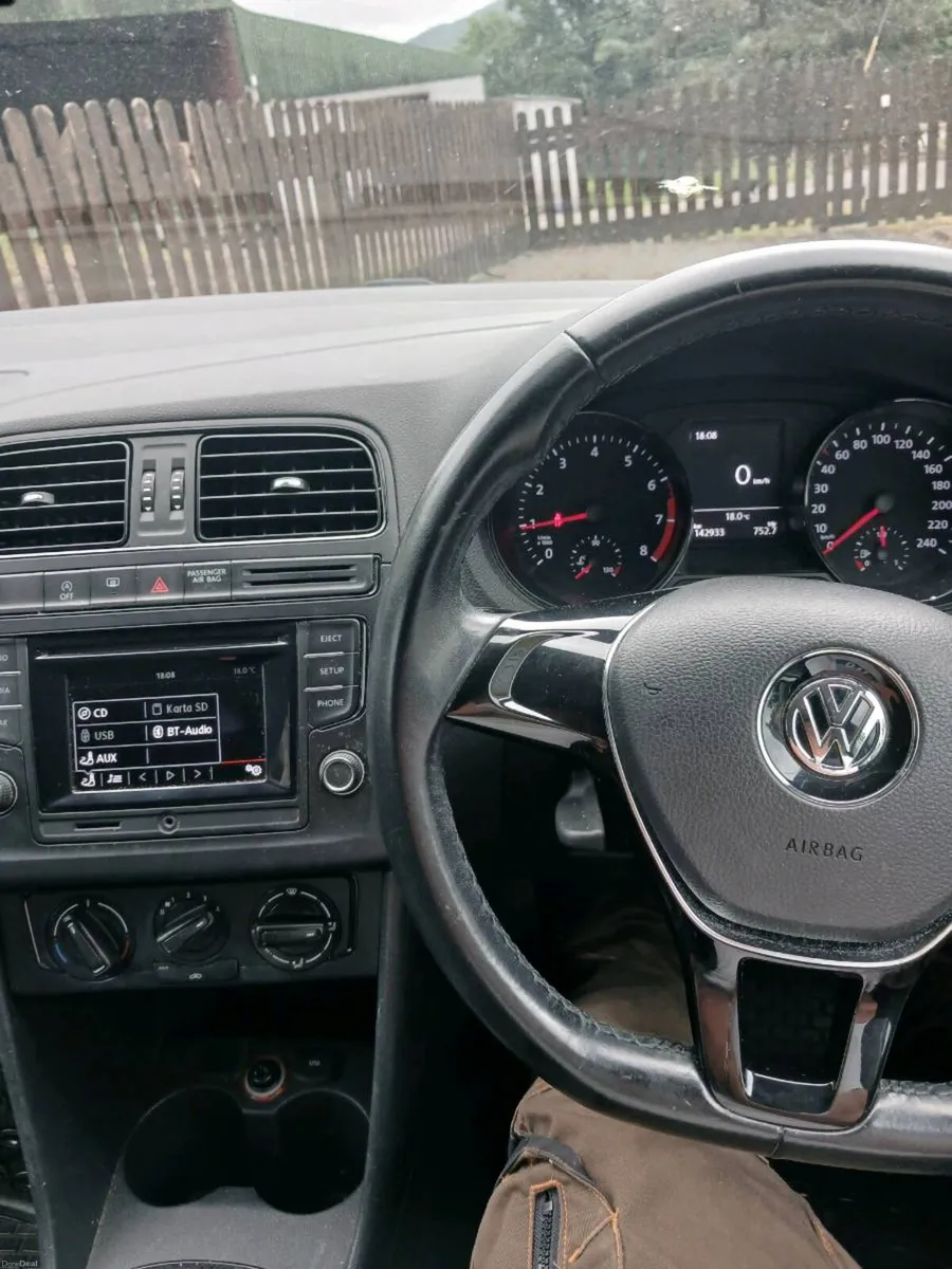 VW polo 1.0L, 2015 - Image 3