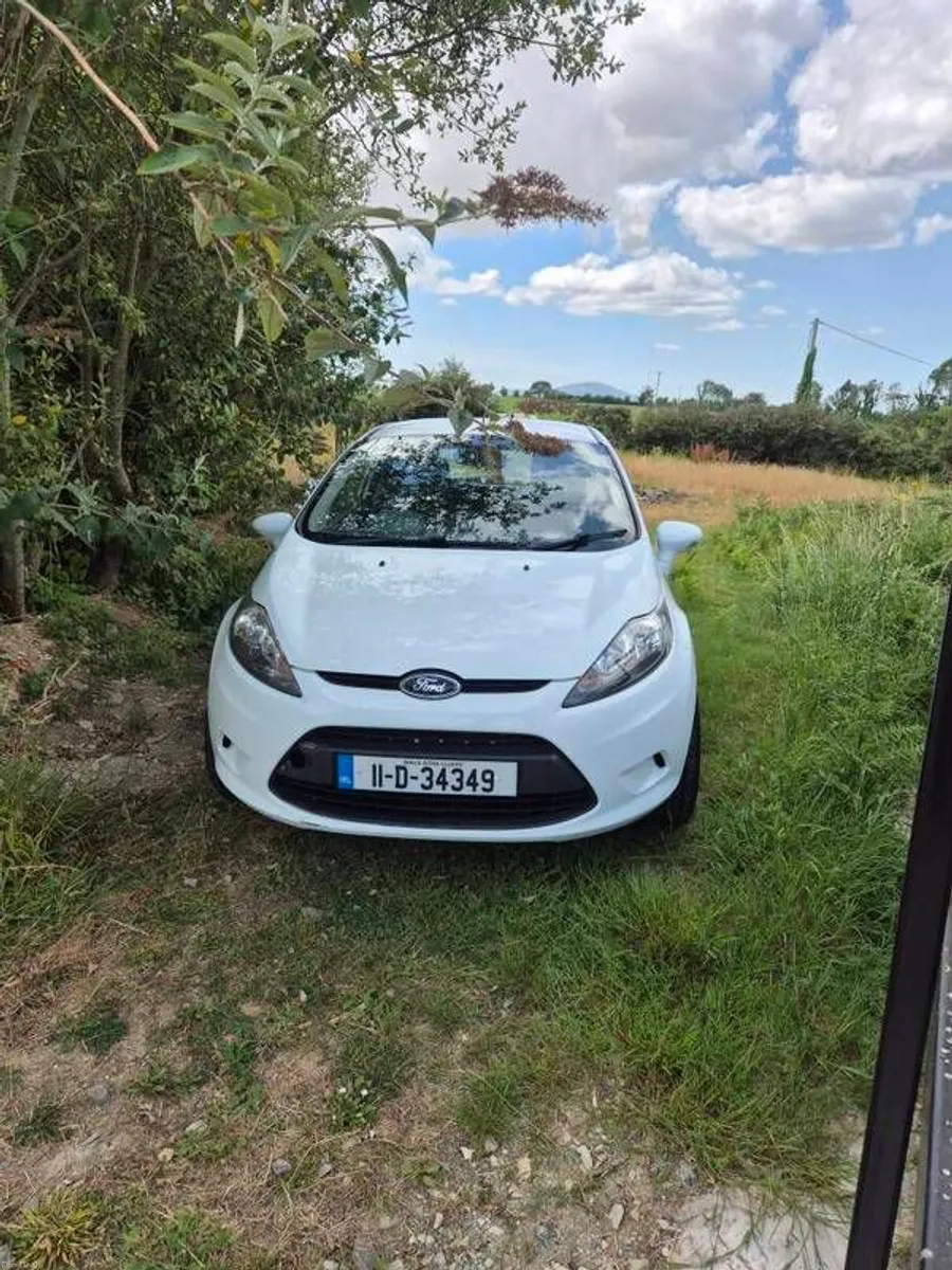 2011 Ford Fiesta - Image 1