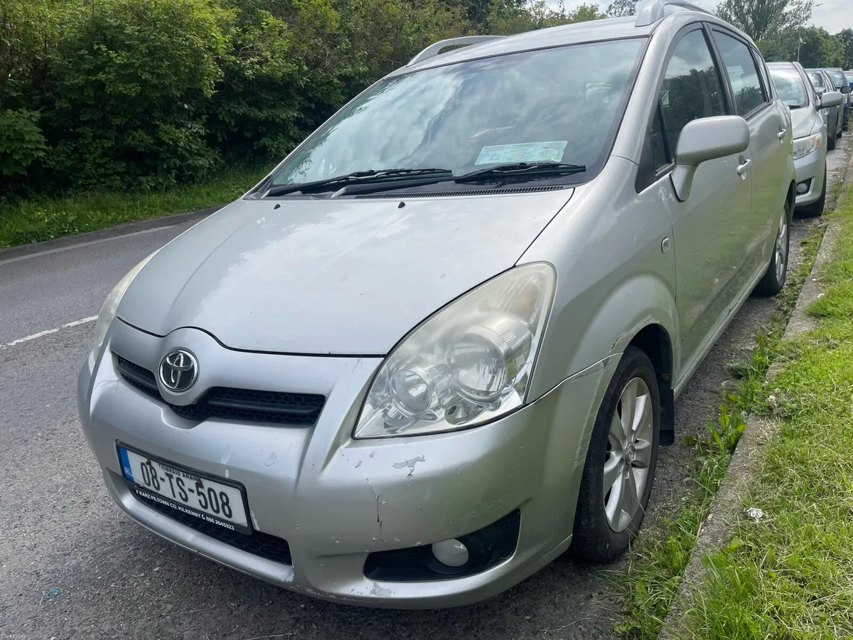 7 seats - Image 1