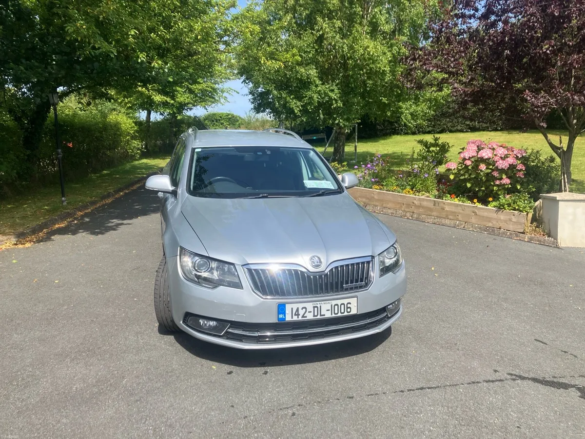 Skoda Superb Estate - Image 4