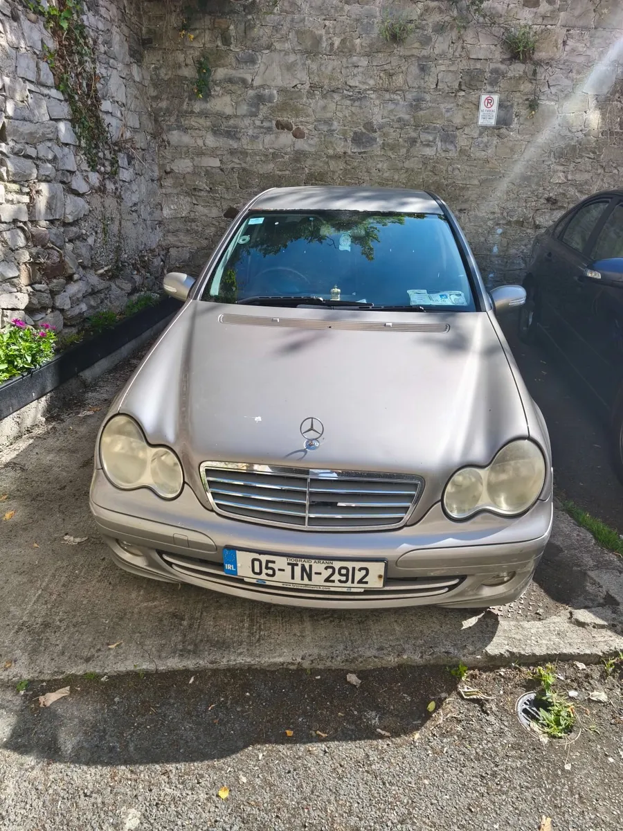 Mercedes-Benz C-Class 2005 - Image 6