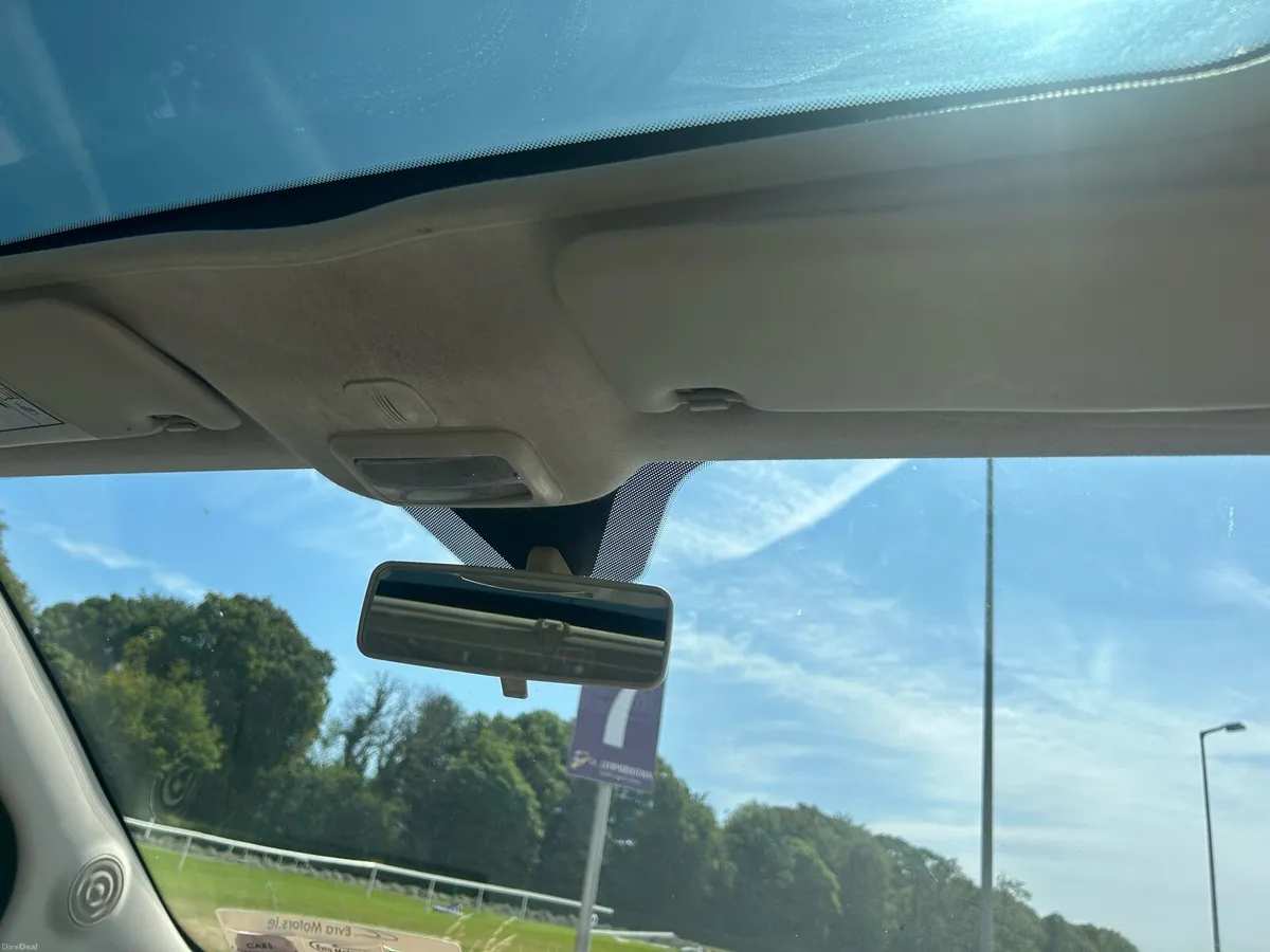 Car - Image 5