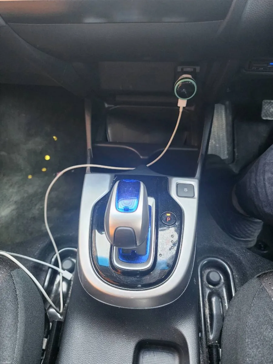 Honda Fit 2014 – Low Mileage – Excellent Condition - Image 4