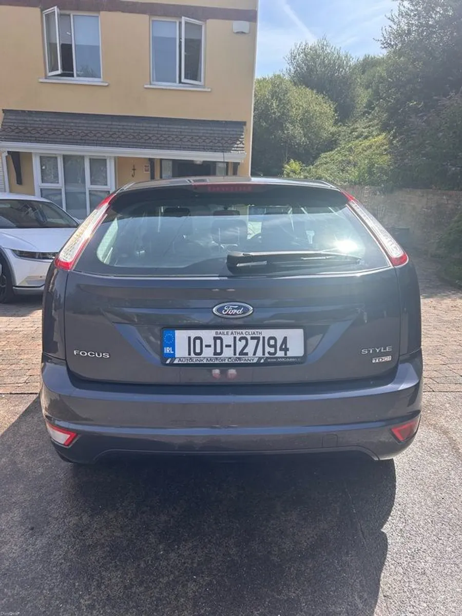 2010 Ford Focus - Image 4
